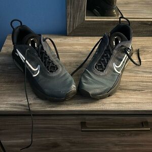 Men’s Nike Air Max 2090 Shoes- Size 10
